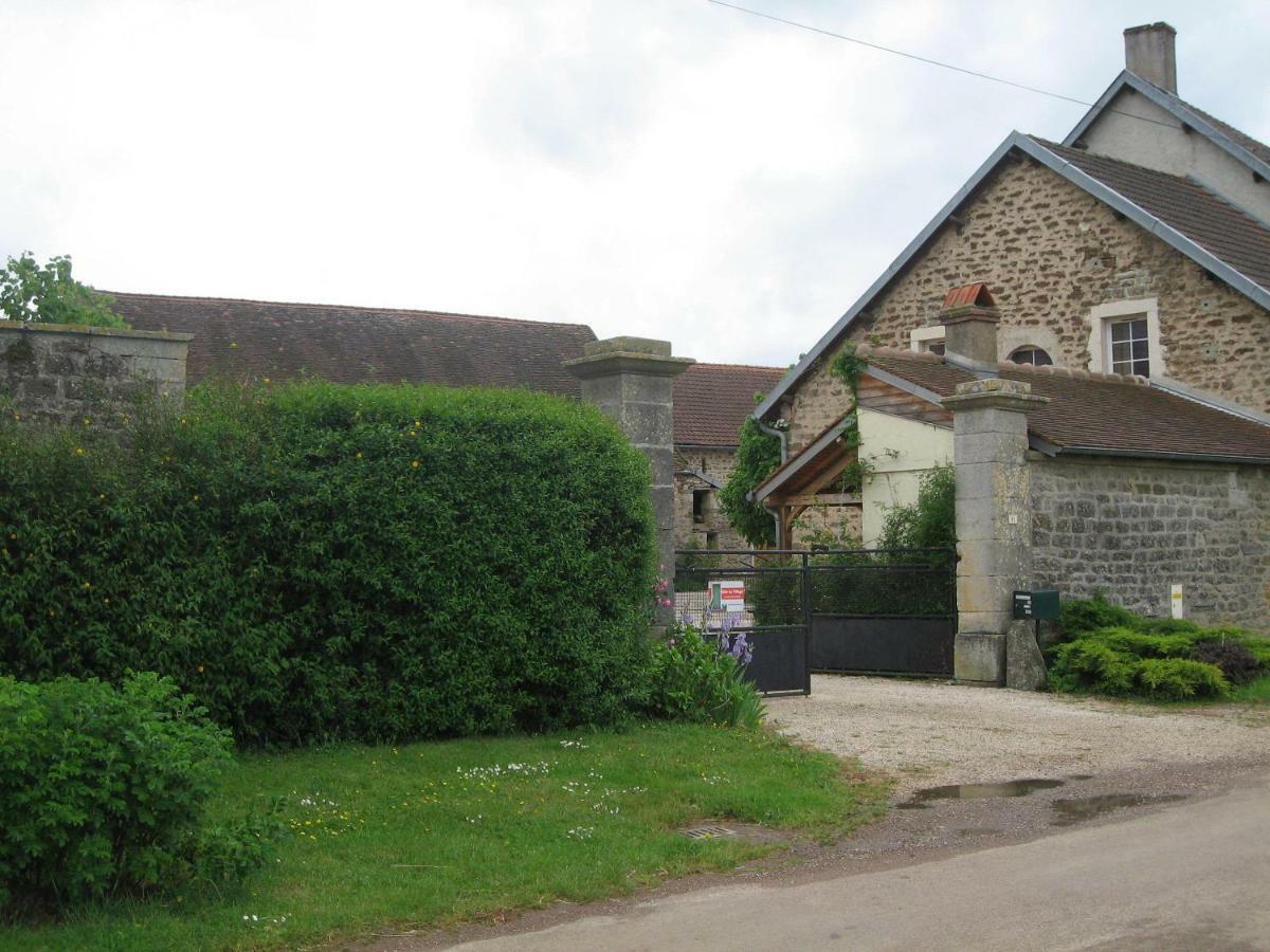 Gite Le Village Normier Bagian luar foto